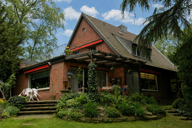Klassische Eleganz trifft auf Parklage - eine besondere Adresse im Herzen von Bockum! Einfamilienhaus in Krefeld / Bockum