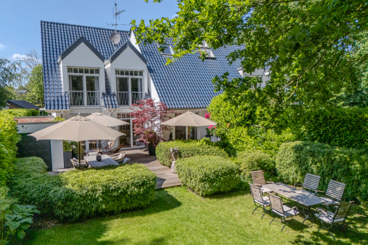 Ein Zuhause für höchste Ansprüche - Luxuriöses Traumhaus in idyllischer Lage am Hülser Berg Doppelhaushälfte in Krefeld / Hülser Berg