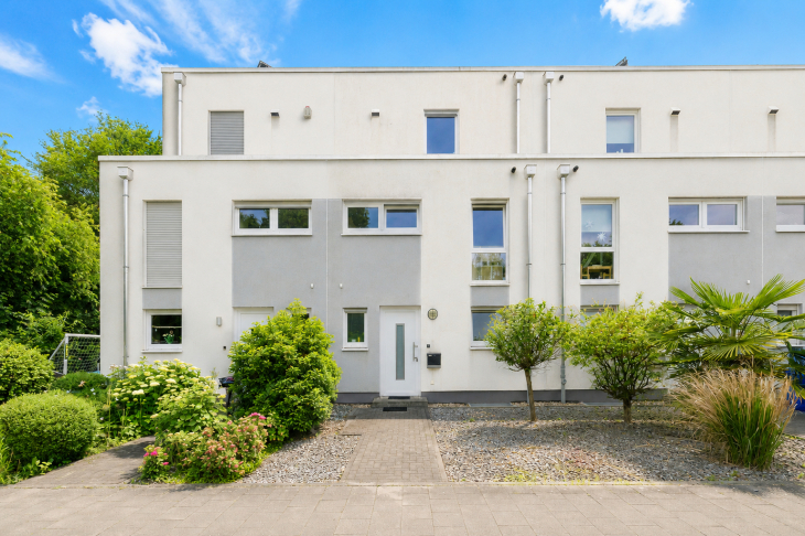 Krefeld - Dykgebiet: Willkommen Zuhause! Wovon junge Familien träumen! Reihenmittelhaus in Krefeld